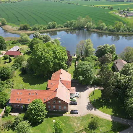 Gutshof Kaemmerich - Storchennest